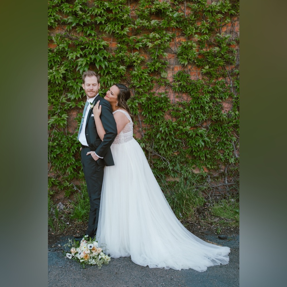 Sincerity Bridal #44120 Wedding Dress / Natural Waist / Chapel Length Train - Picture 5 of 7